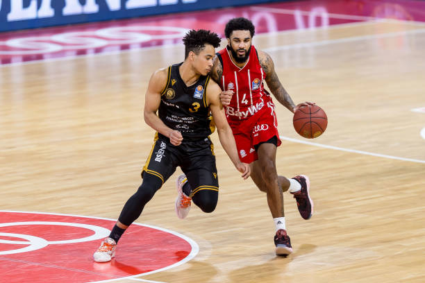 队带来了鼓 队带来了鼓