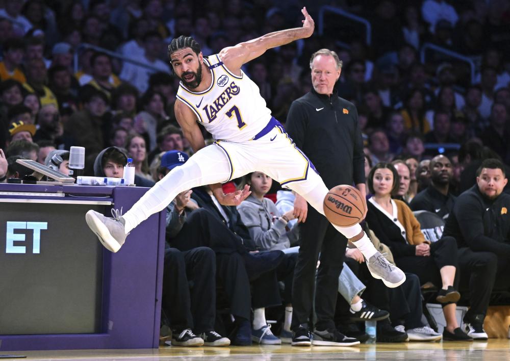 更受益于球 更受益于球